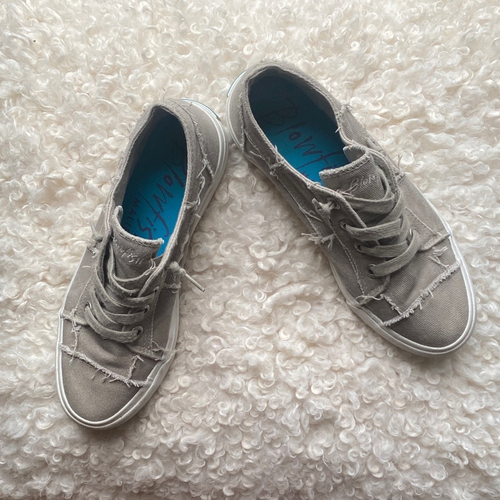 Malibu Gray and Blue Casual Sneakers